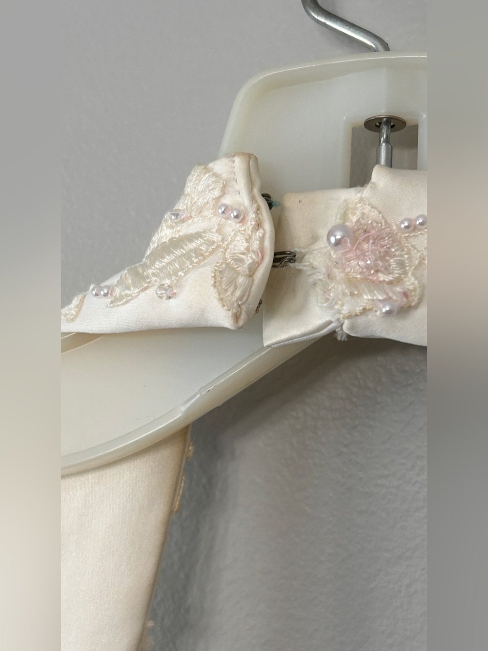 Vintage Michelangelo Ivory Beaded Halter Wedding Gown Bridal Dress size 10’ish - Picture 9 of 10